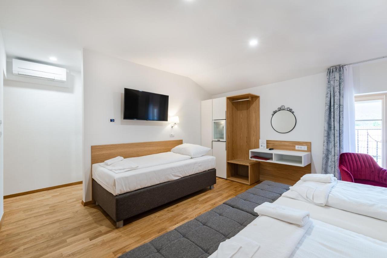 Hotel Dvorec Tolmin Kültér fotó