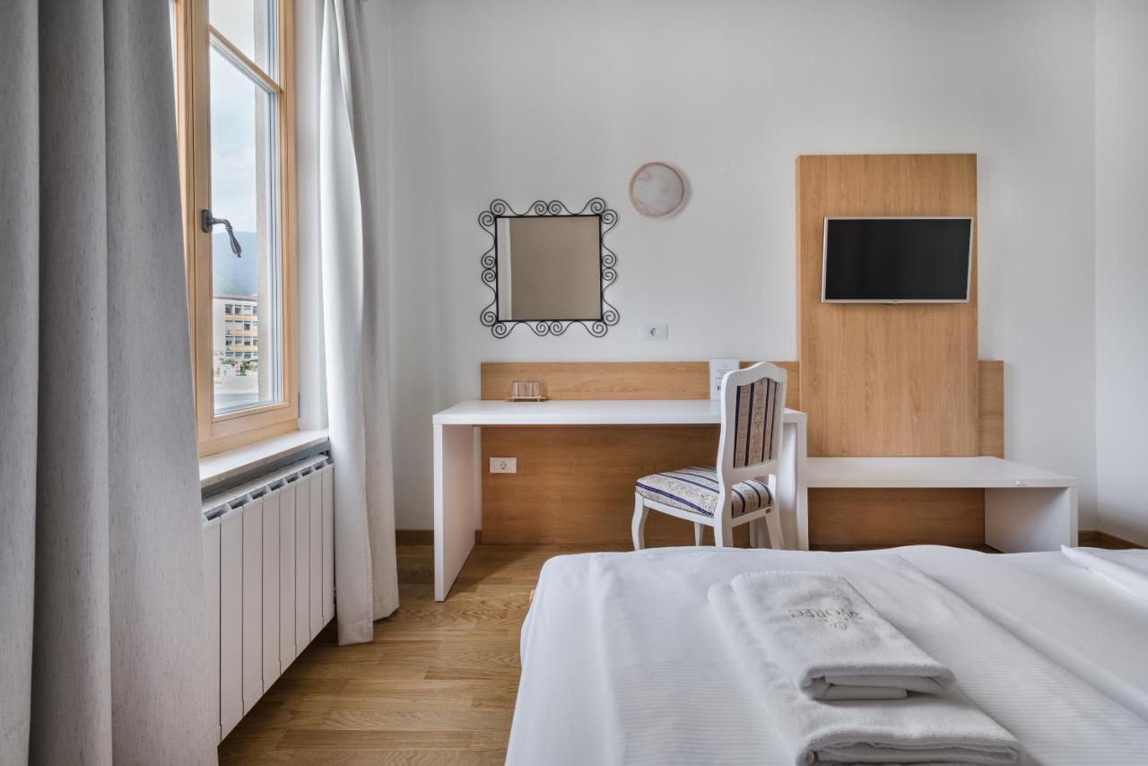Hotel Dvorec Tolmin Kültér fotó