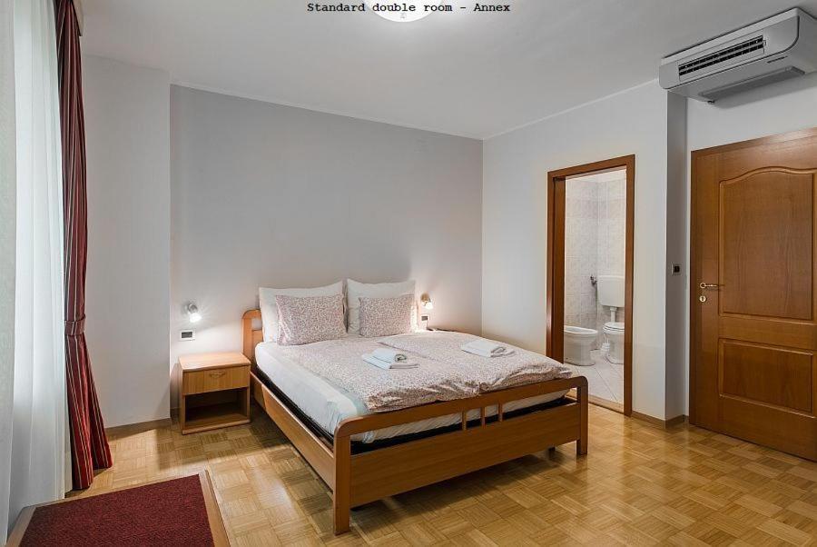 Hotel Dvorec Tolmin Kültér fotó