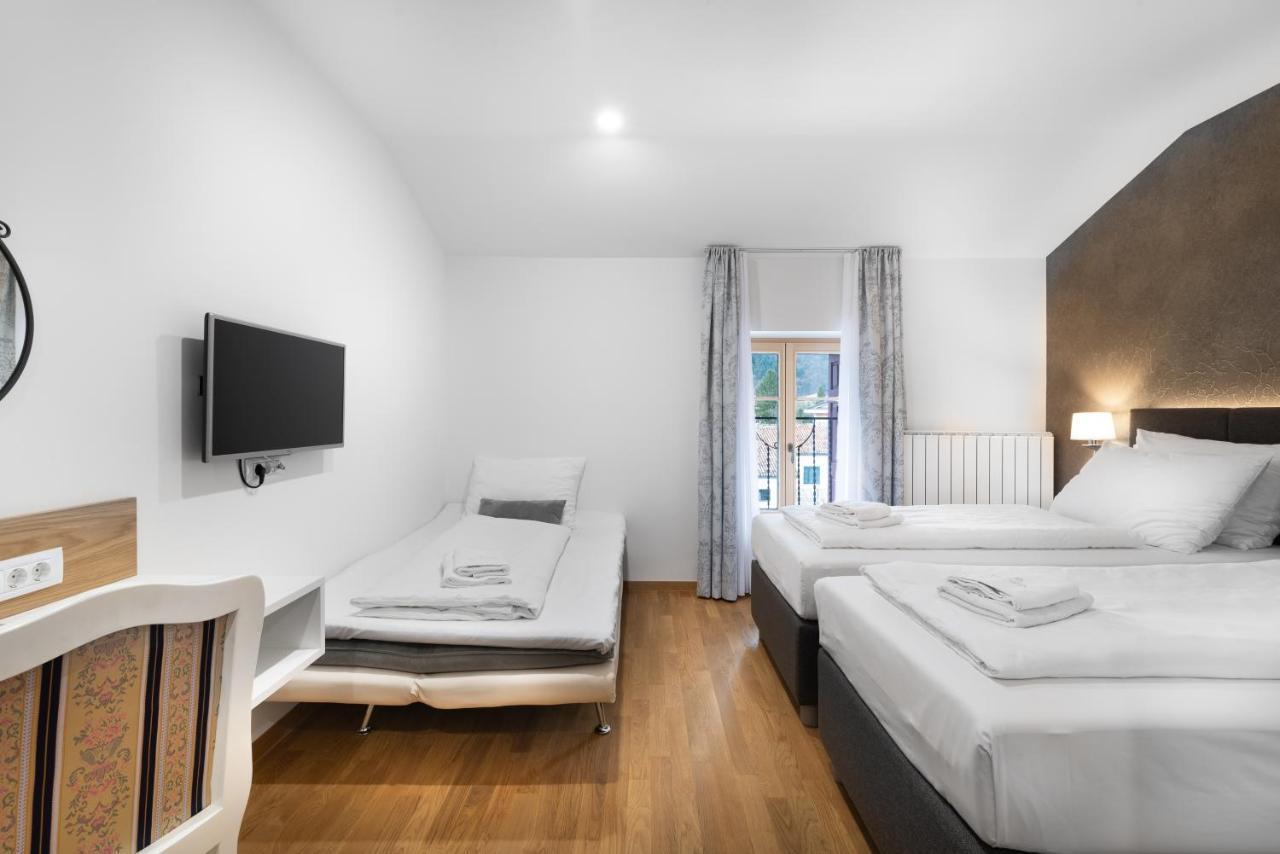 Hotel Dvorec Tolmin Kültér fotó
