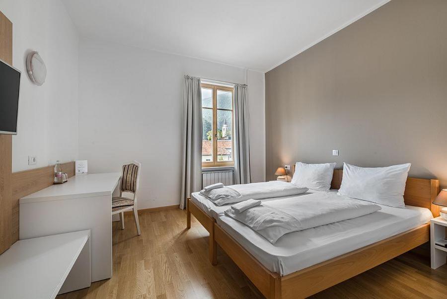 Hotel Dvorec Tolmin Kültér fotó