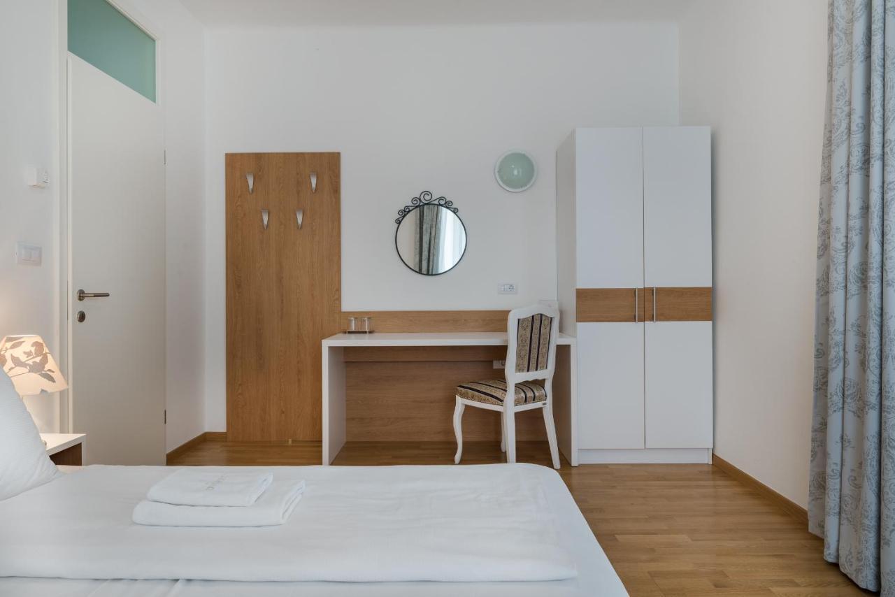 Hotel Dvorec Tolmin Kültér fotó