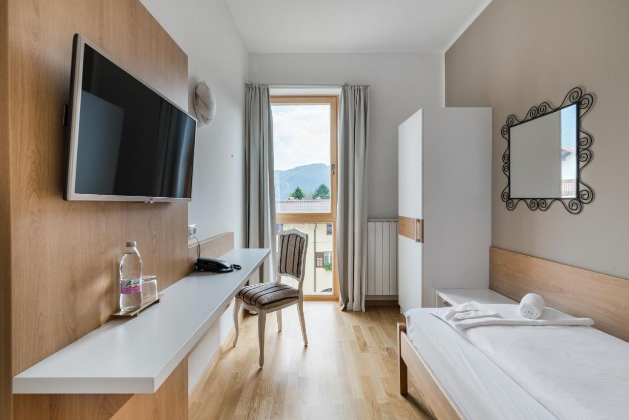 Hotel Dvorec Tolmin Kültér fotó