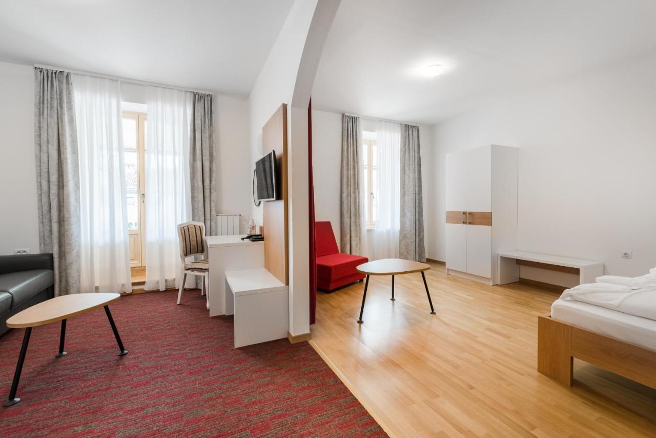 Hotel Dvorec Tolmin Kültér fotó