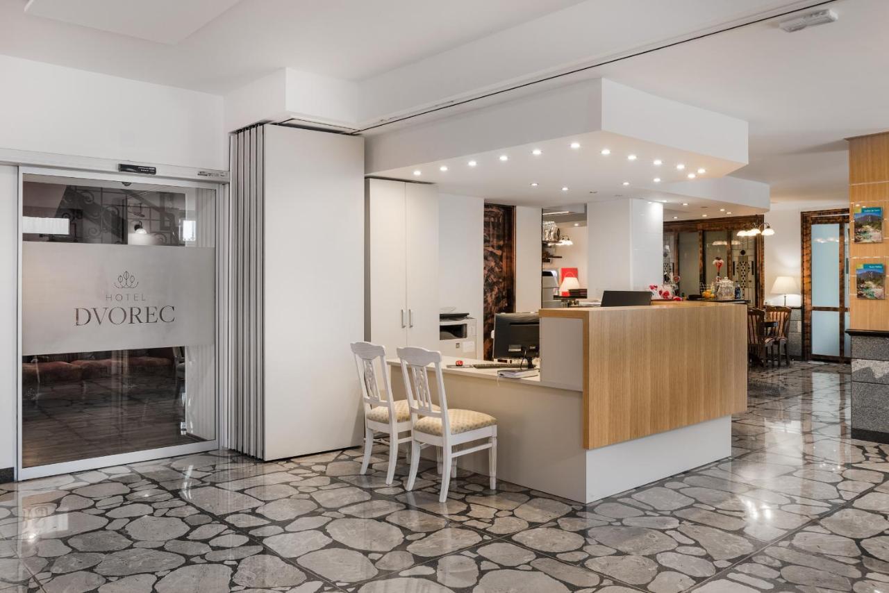 Hotel Dvorec Tolmin Kültér fotó